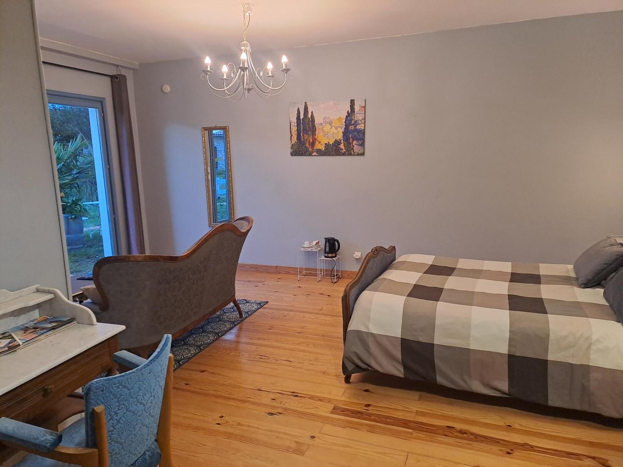 La Cadournaise Bed & Breakfast Saint-Seurin-de-Cadourne Eksteriør bilde