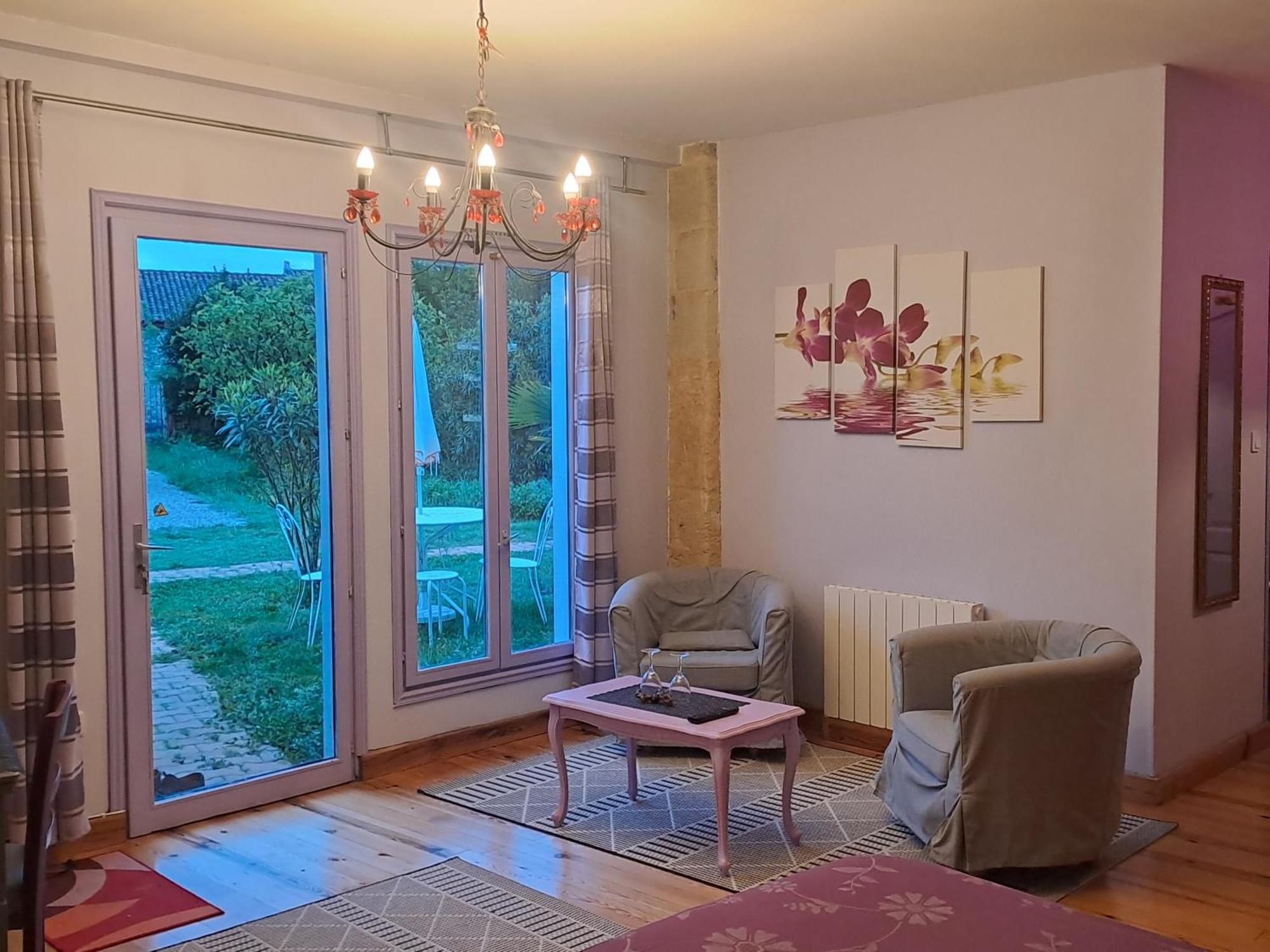 La Cadournaise Bed & Breakfast Saint-Seurin-de-Cadourne Eksteriør bilde