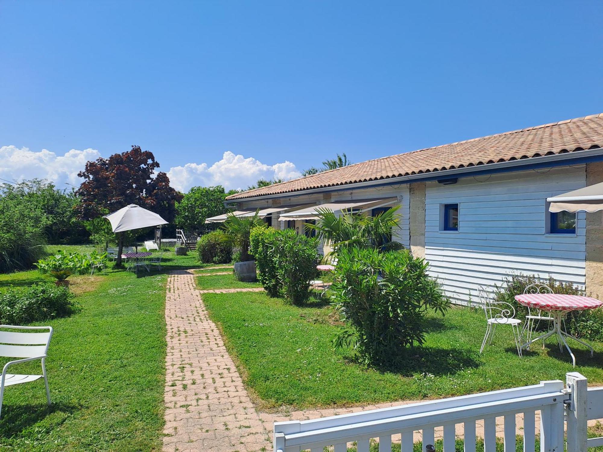 La Cadournaise Bed & Breakfast Saint-Seurin-de-Cadourne Eksteriør bilde